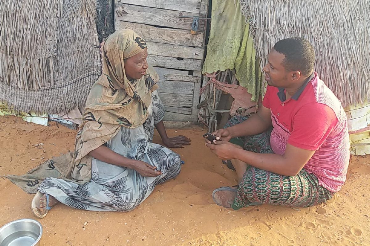 RCA enumerator interviewing HH in Bulamaskin village in Barawe-03